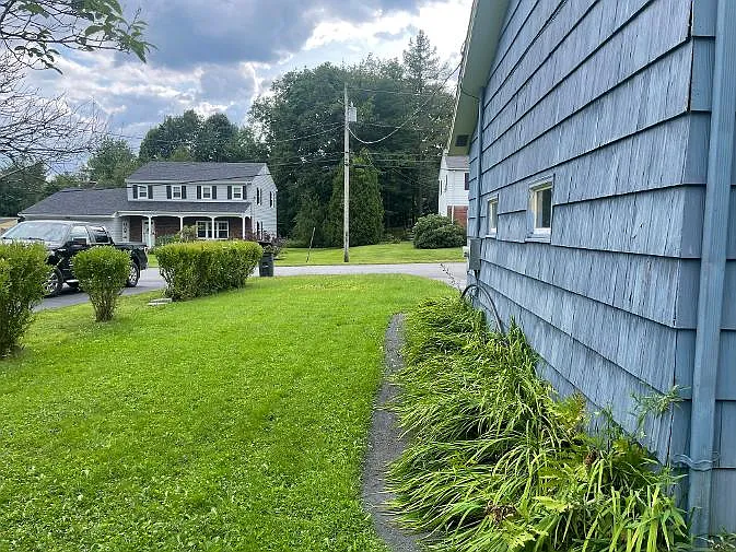 3 bed, 2.5 bath, 1598 sqft, $2,200 — Photo 4