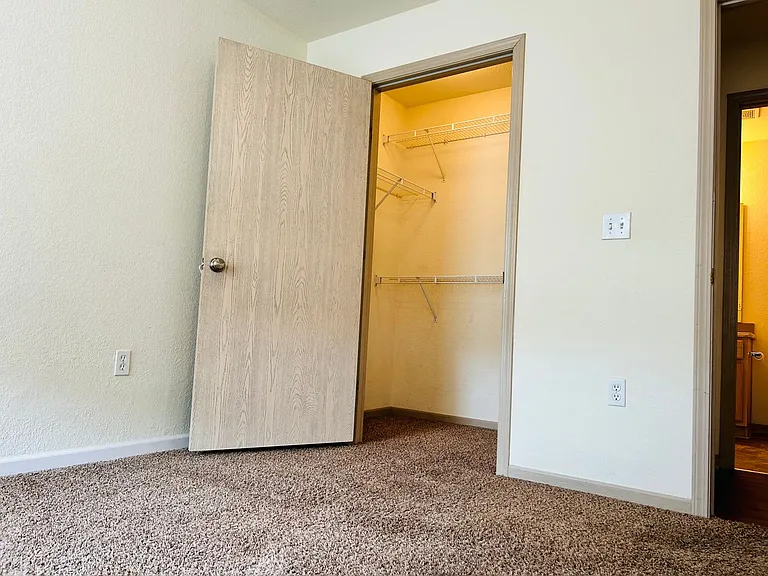 913 Westridge Dr #14 — Photo 10