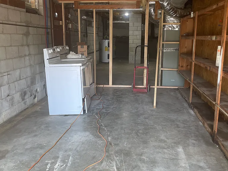 129 Lorraine Dr — Photo 16