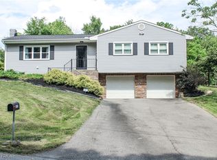 6221 Gault Rd, Canfield, OH 44406