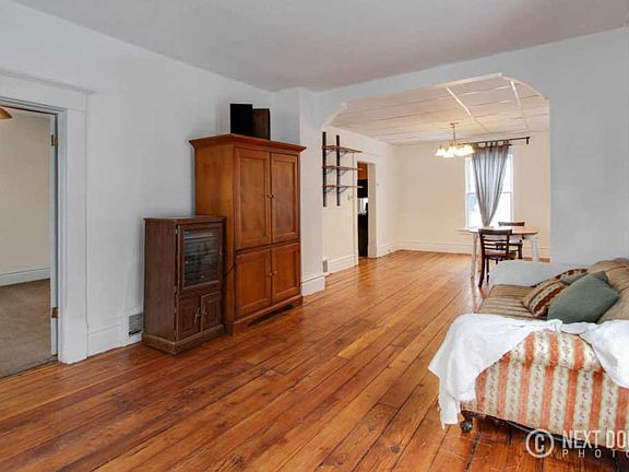 2nd image of 1327 Ashland Ave NE
