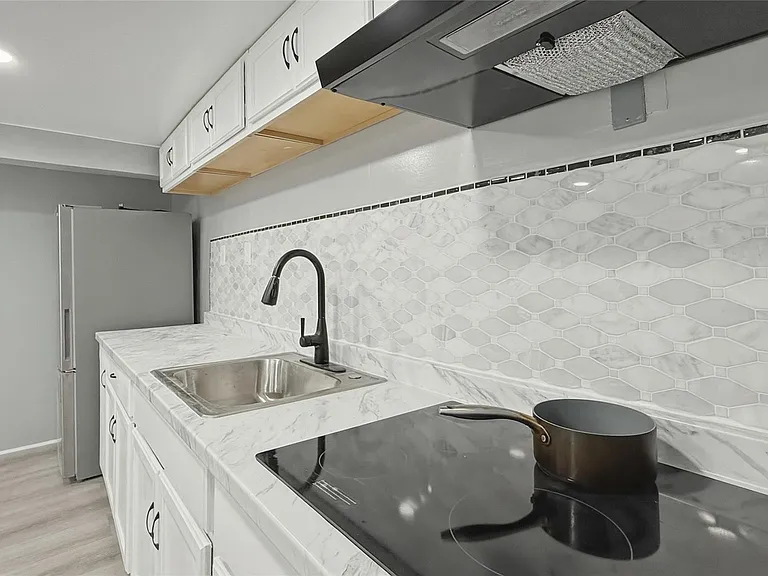 429 S 3rd Ave — Photo 4