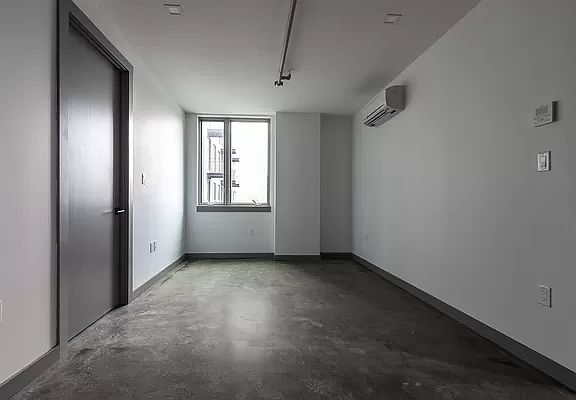 2nd image of 410 Tompkins Ave #5L
