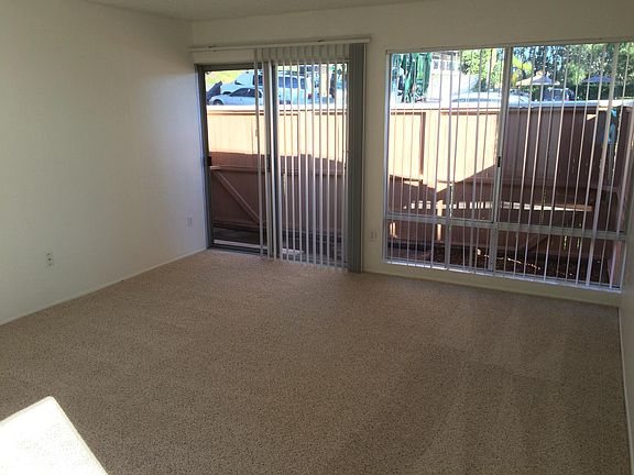 5th image of 697 S Nardo Ave APT C5