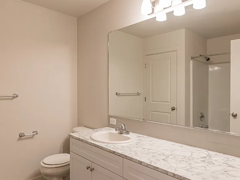 101 N 7th Ave #D — Photo 8