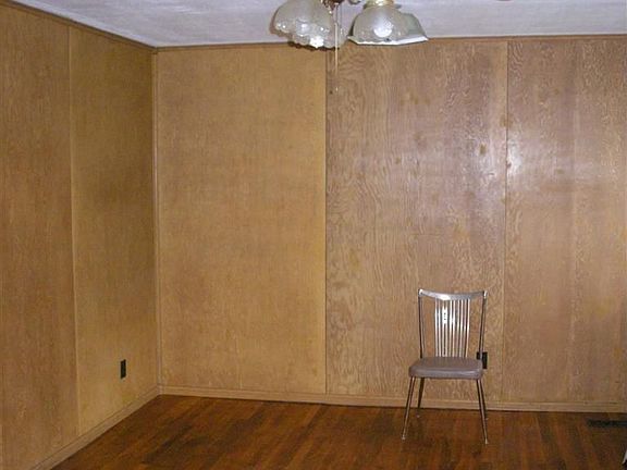 4th image of 1243 N Circle Dr