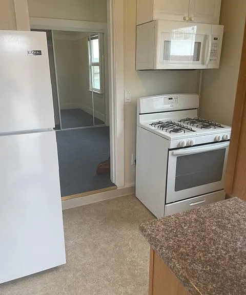 831 Adams St #2 — Photo 7