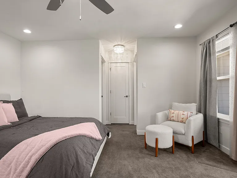 672 Copper Canyon Dr #A — Photo 11