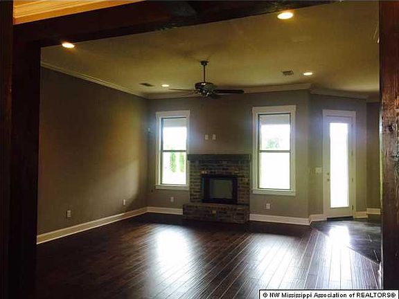 2nd image of 2293 Beauvoir Dr