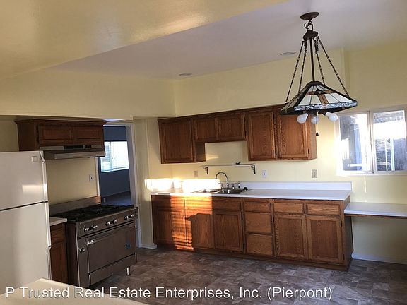 4th image of 2879 Pierpont Blvd