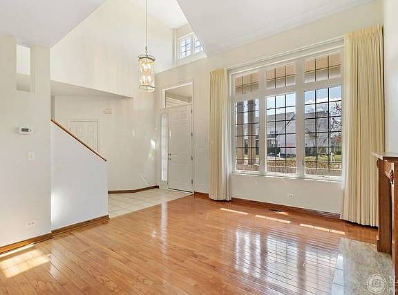 5th image of 3112 N Augusta Dr