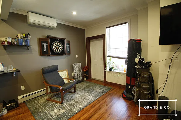 Rented by Grand & Co. | media 2