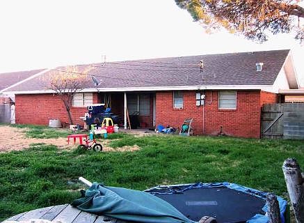 2nd image of 3607 Loma Dr
