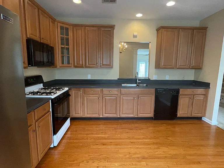 53 Williams Dr — Photo 5