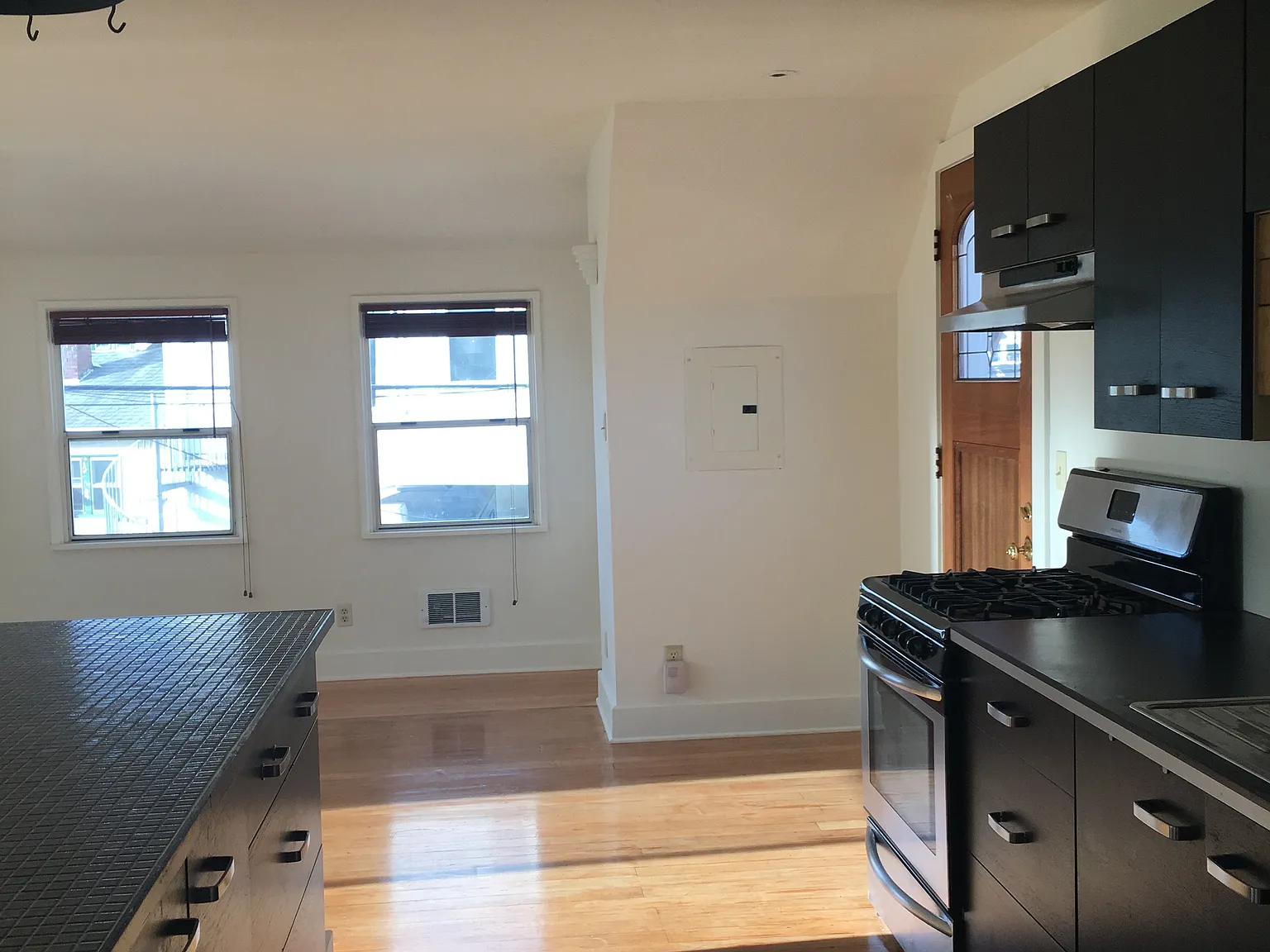 1 bed, 730 sqft, $1,650 — Photo 3