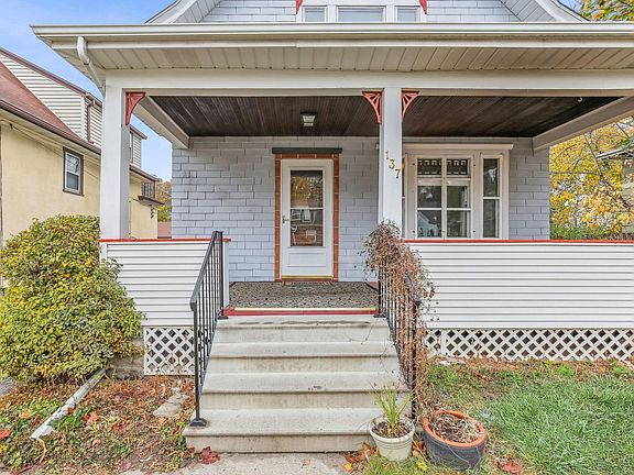 2nd image of 137 Curtice St E