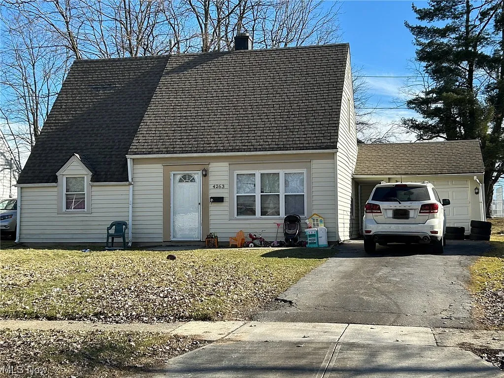 4263 Hickory Ln photo 1