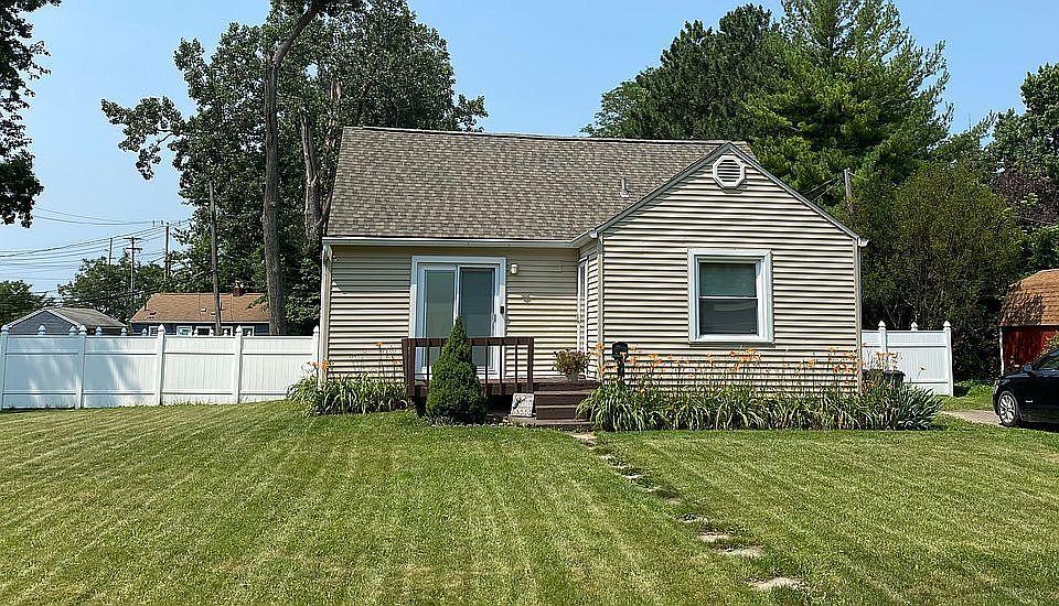 1st image of 3330 Cadillac Ave