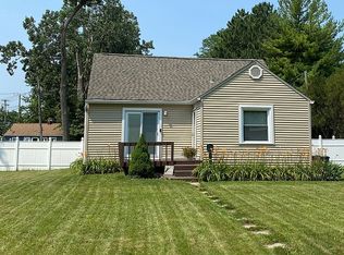 3330 Cadillac Ave, Wayne, MI 48184