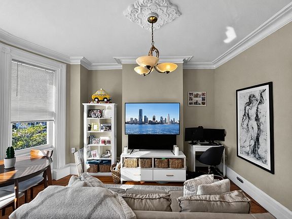3rd image of 1110 Central Ave #3