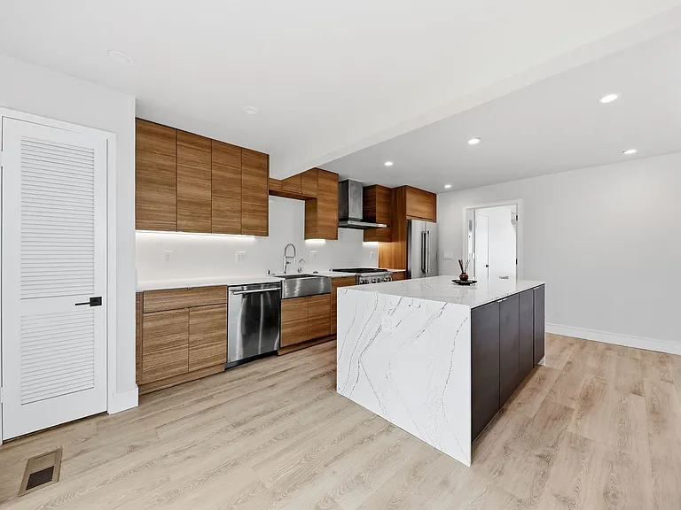 143 Ortega Ave — Photo 2