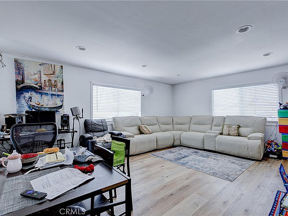 5th image of 1720 Cerritos Ave