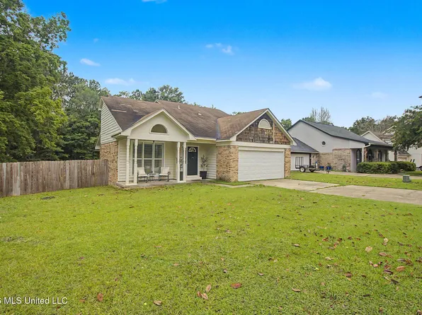 5401 Sioux Dr, Ocean Springs, MS 39564