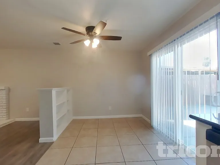 2308 Clinton Ct — Photo 6