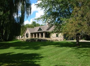 946 Canal Rd, Marshall, WI 53559