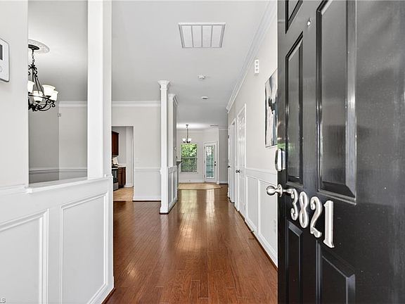 4th image of 3821 Marble Dr