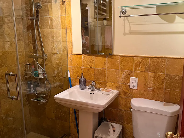 712 Washington St #2B — Photo 9