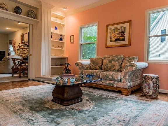 5th image of 4751 Glastonbury Cir