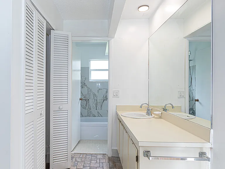 202 Sparrow Dr #1 — Photo 5