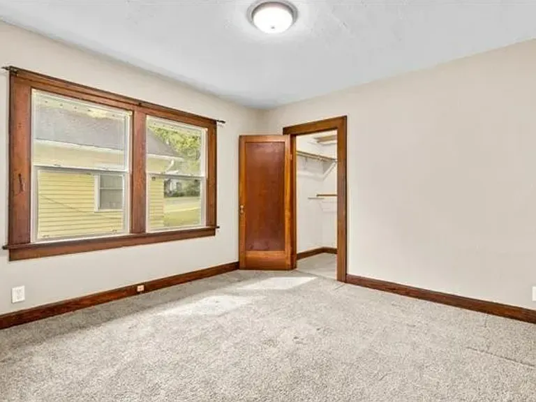 1028 Columbia Ave — Photo 5