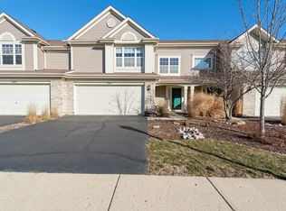 564 Lancaster Dr, Hampshire, IL 60140
