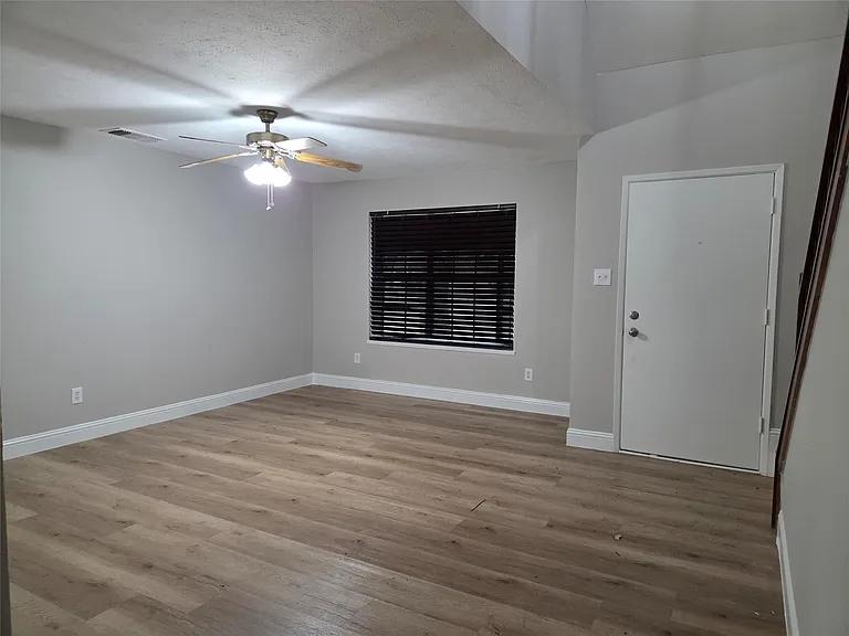 14718 Earlswood Dr — Photo 3