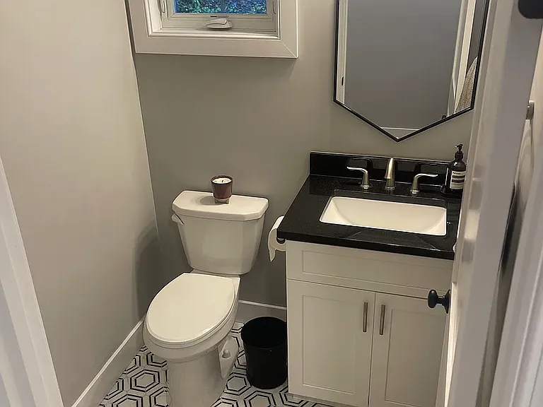 1/2 Bath