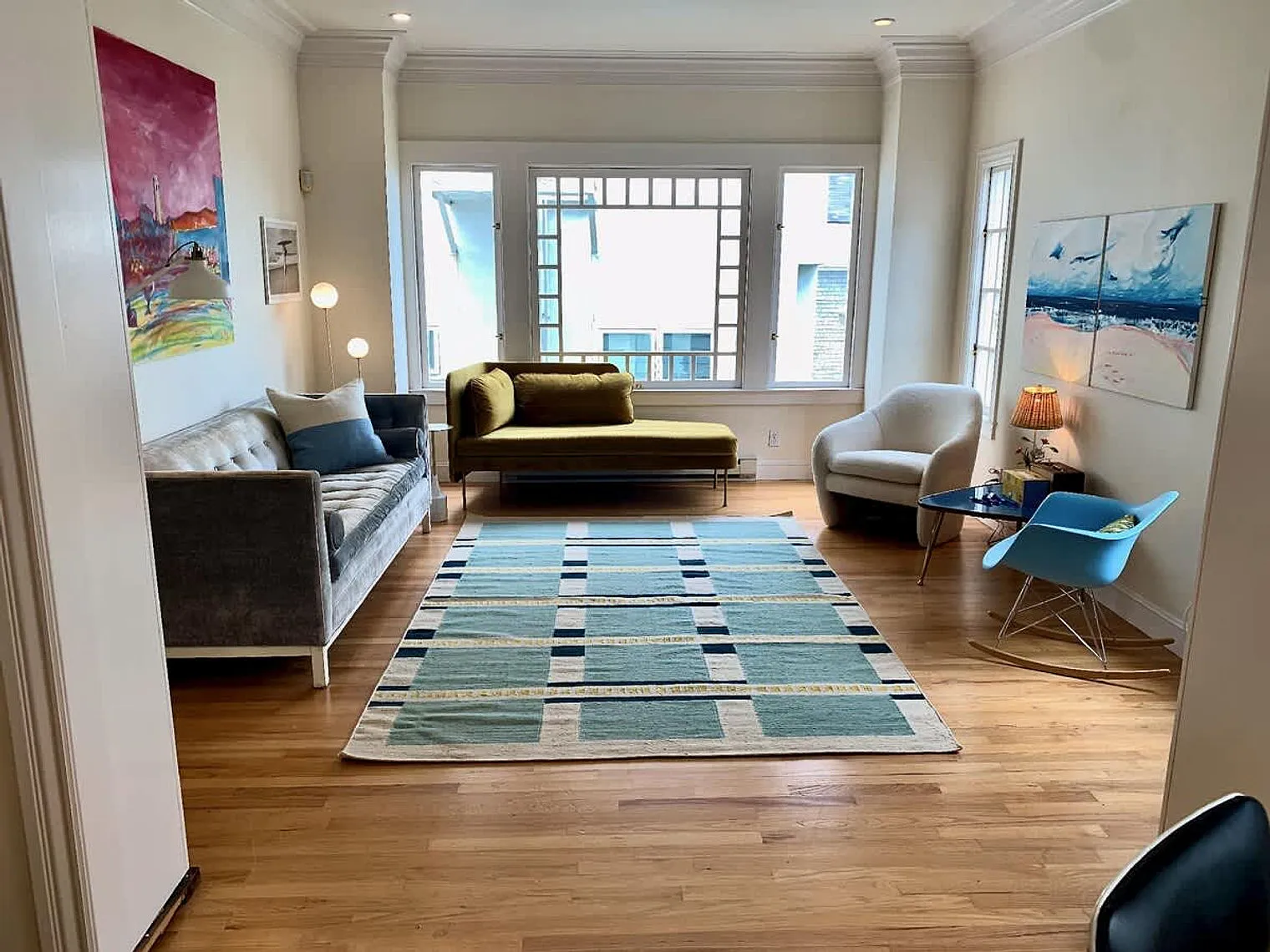 1 bed, 1.0 bath, 893 sqft, $7,930 — Photo 1