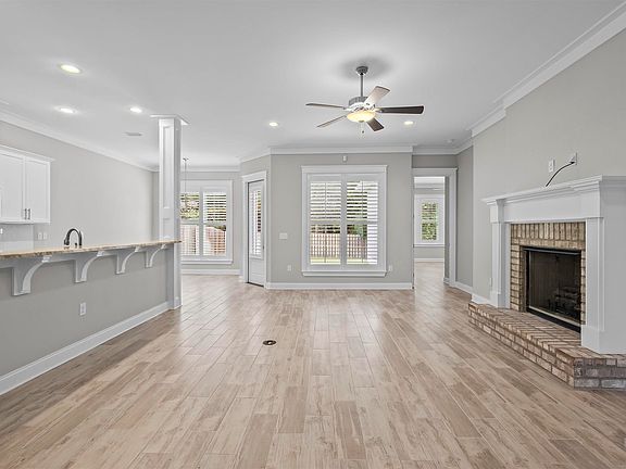 4th image of 4950 Cypress Loop