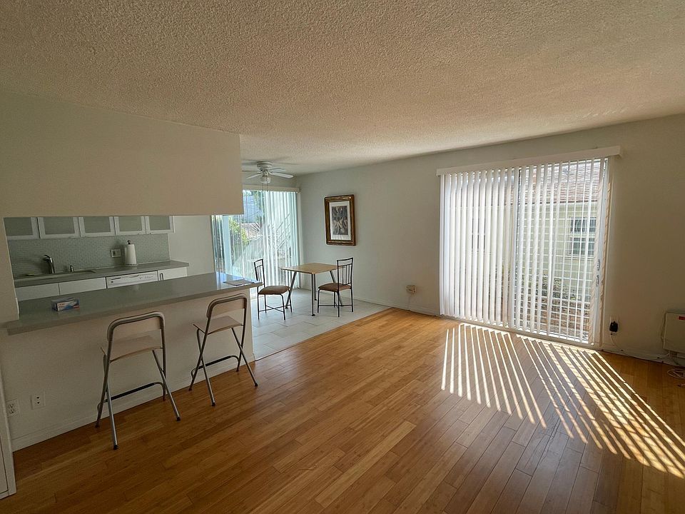 1st image of 2122 Ocean Park Blvd APT 1