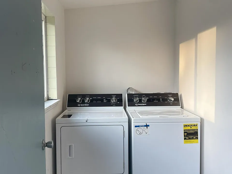 Shared laundry rm