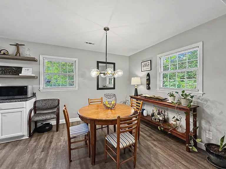 1715 W Market St — Photo 7