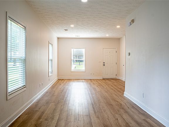 5th image of 724 Ellis St