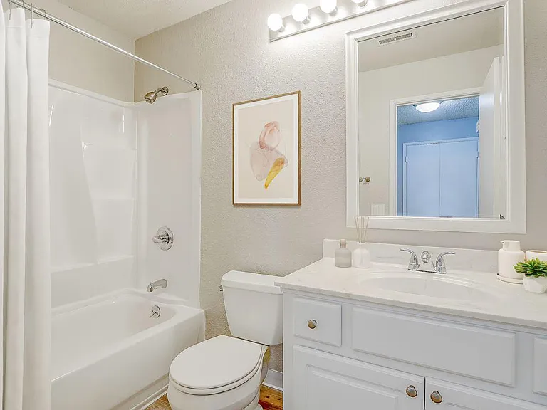 Stoneybrook Apartments — Photo 9
