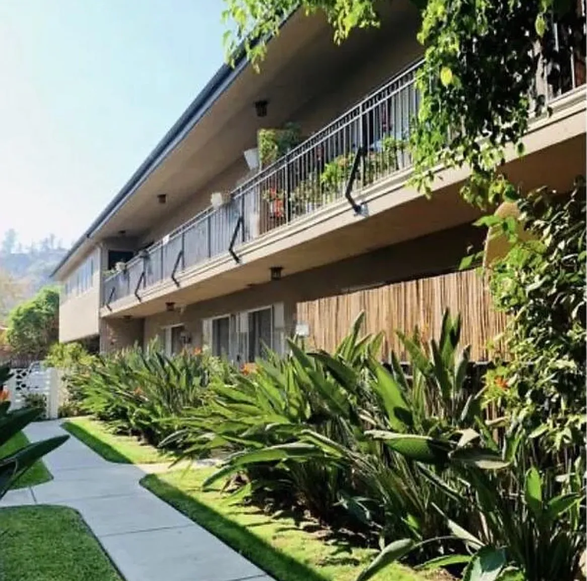 1 bed, 725 sqft, $2,200 — Photo 3