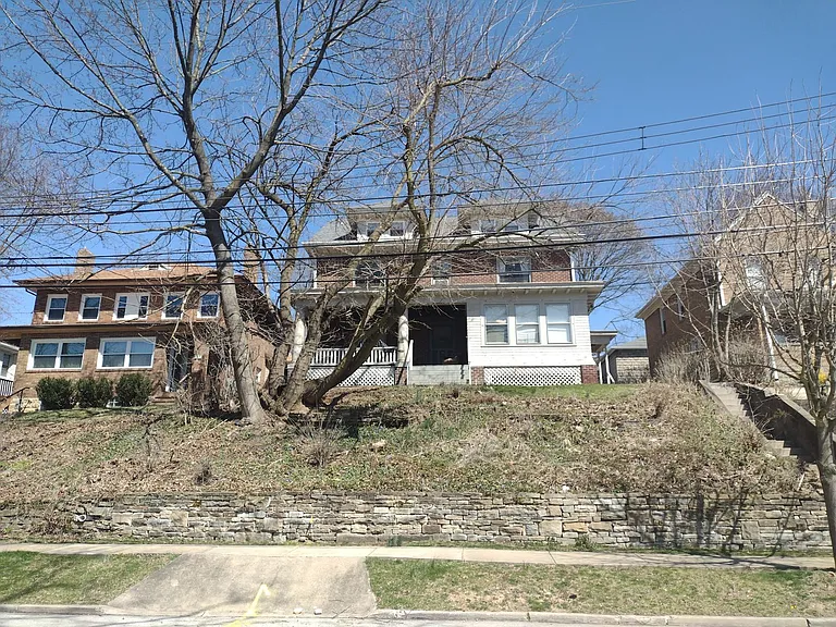 256 Mabrick Ave — Photo 2