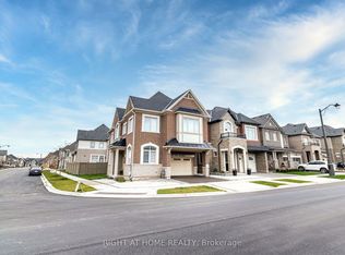 95 Viva Gdns, Oakville, ON L6H0Z2