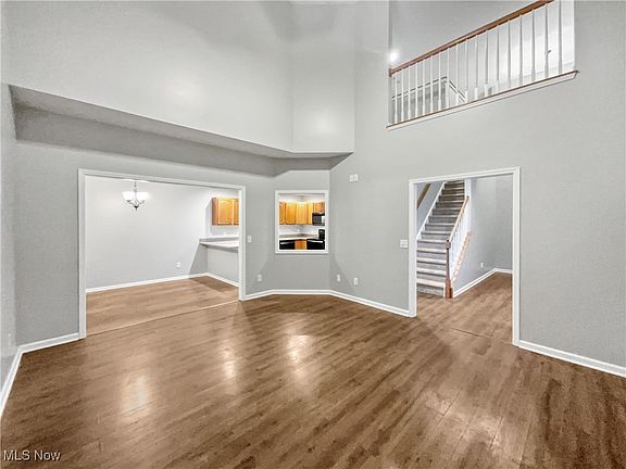 3rd image of 139 Stoney Brook Dr
