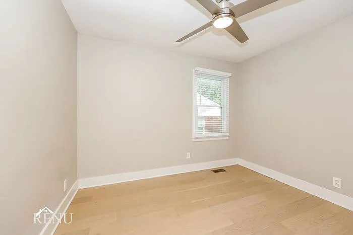 1012 Warren St — Photo 11
