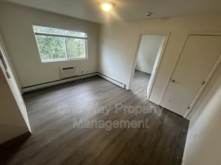 2025 4th Ave #6 — Photo 2